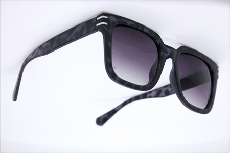 Solbrille grå leopard- sorte glas