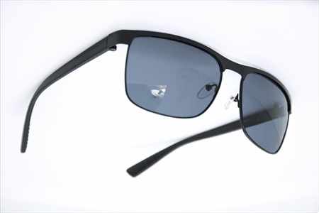 [404073] [404073] Klassisk herrebrille med sort stel samt sorte polariserede glas